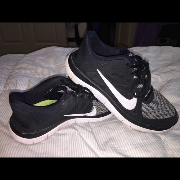 Nike Free 4.0 running shoes - Picture 3 of 5